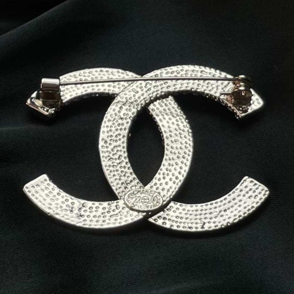 Auth CHANEL Rhinestone Pin Brooch - Picture 5 of 9